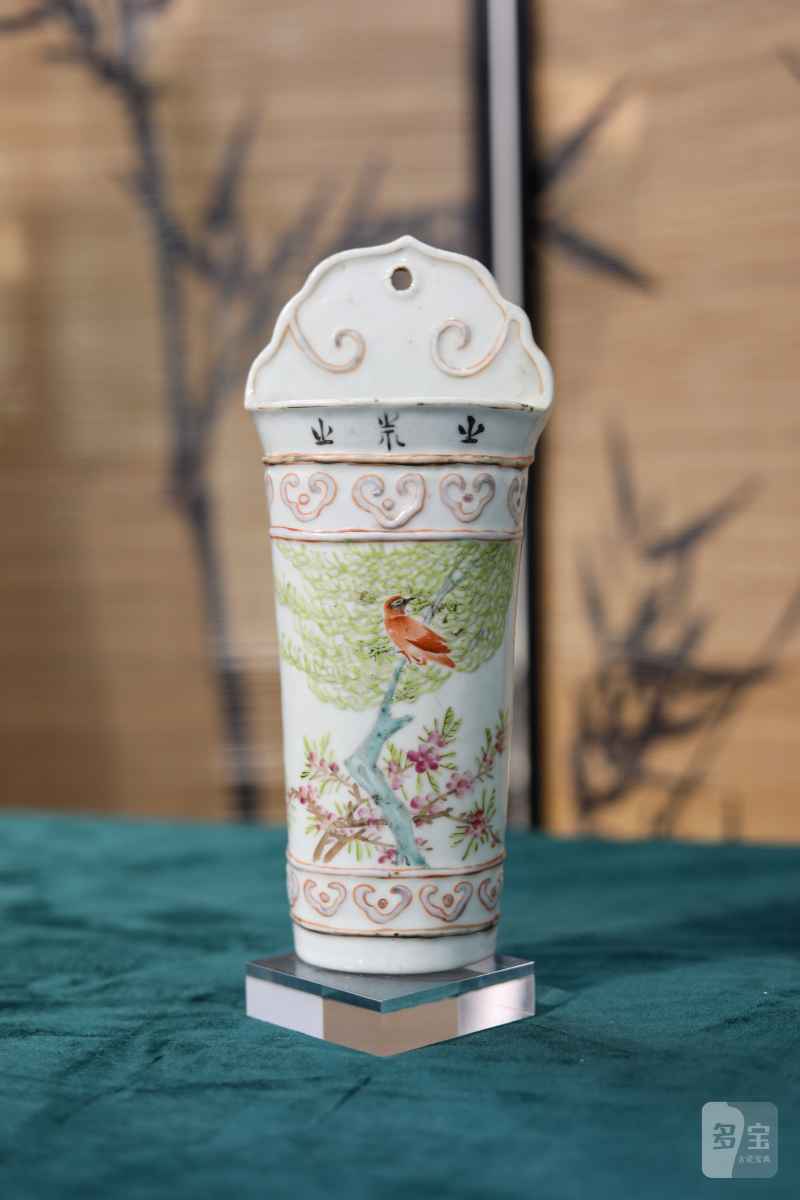 清晚期  浅绛彩花鸟纹璧瓶 - 图1